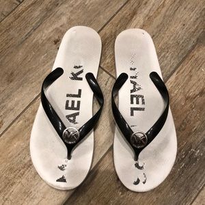 Michael kors flip flops